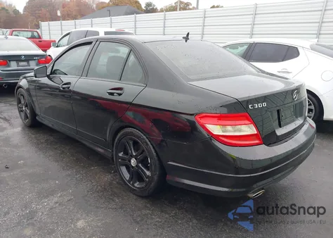 2011 Mercedes-Benz C 300 Luxury/Sport из США, поврежденный, VIN WDDGF5EB8BA461468